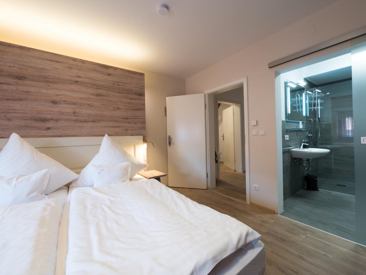Hotel - Weinbar Fahr Away 3*