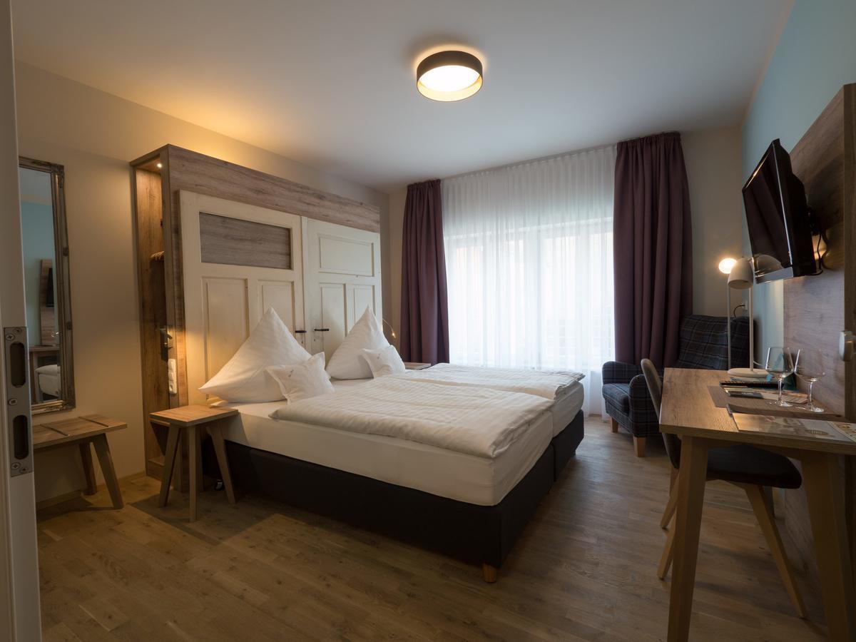 - Weinbar Fahr Away 3* Volkach