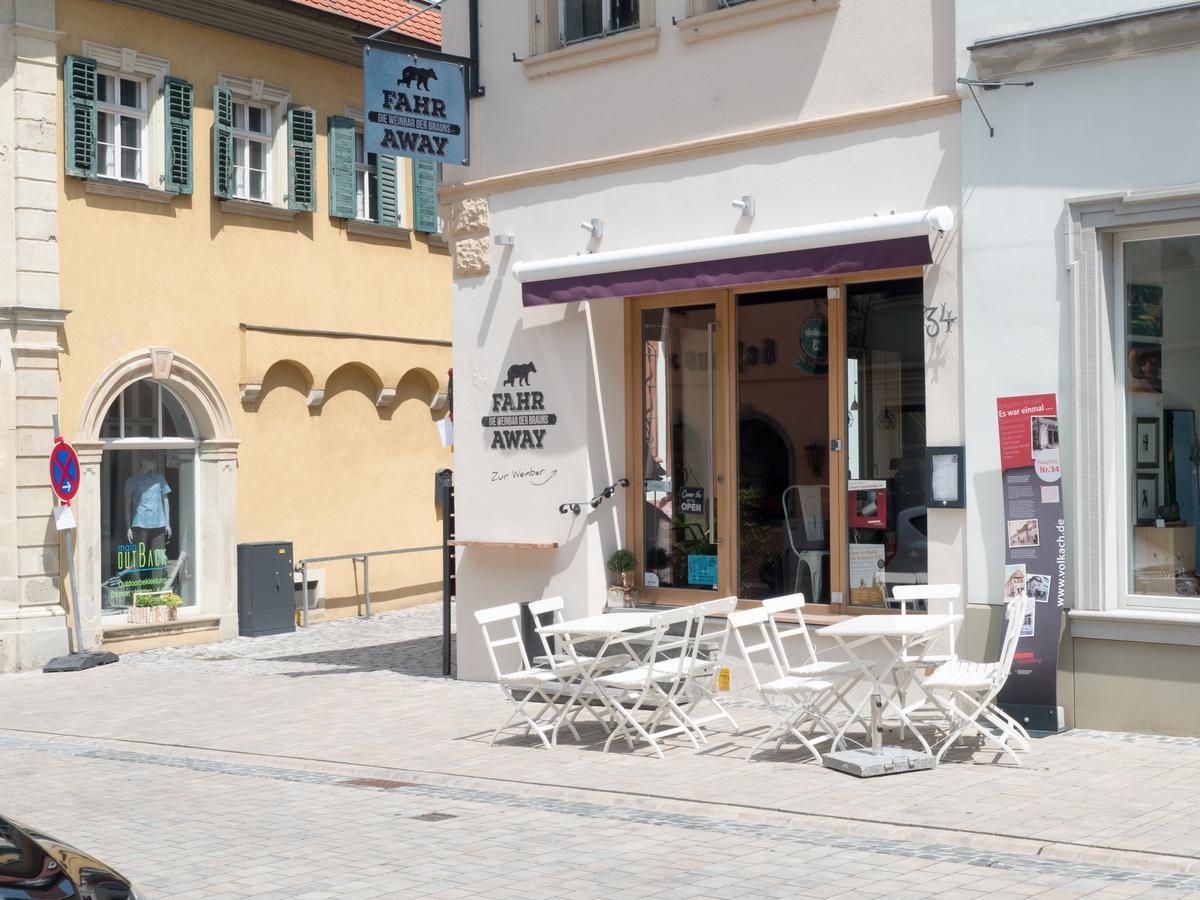- Weinbar Fahr Away Hotel
