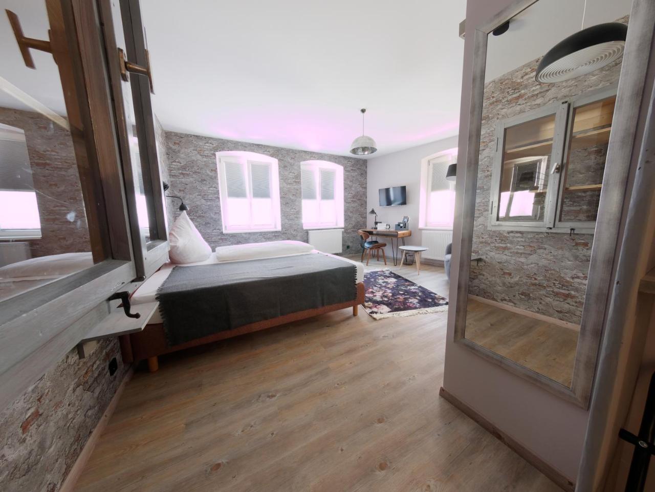- Weinbar Fahr Away Volkach