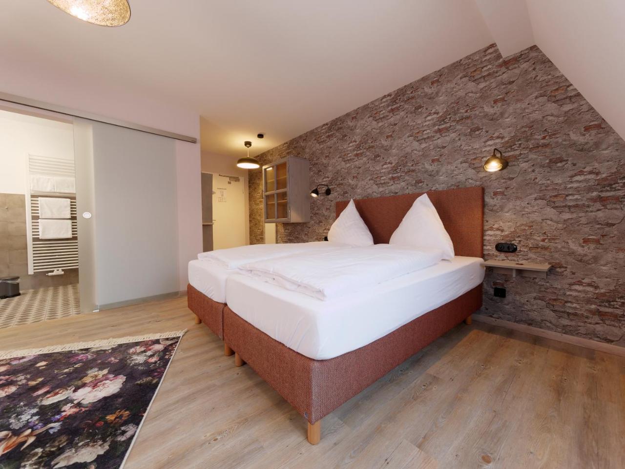 - Weinbar Fahr Away Volkach